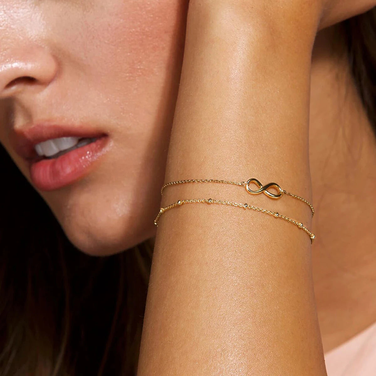 Deux bracelets femme tendance acier inoxydable doré symbole infini poignet femme