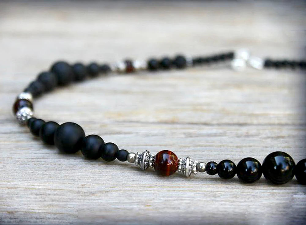 collier homme perle pierres naturelles énergétiques oeil de tigre vertus protectrice onyx pierre de lave pierre d'ancrage alliage de zinc