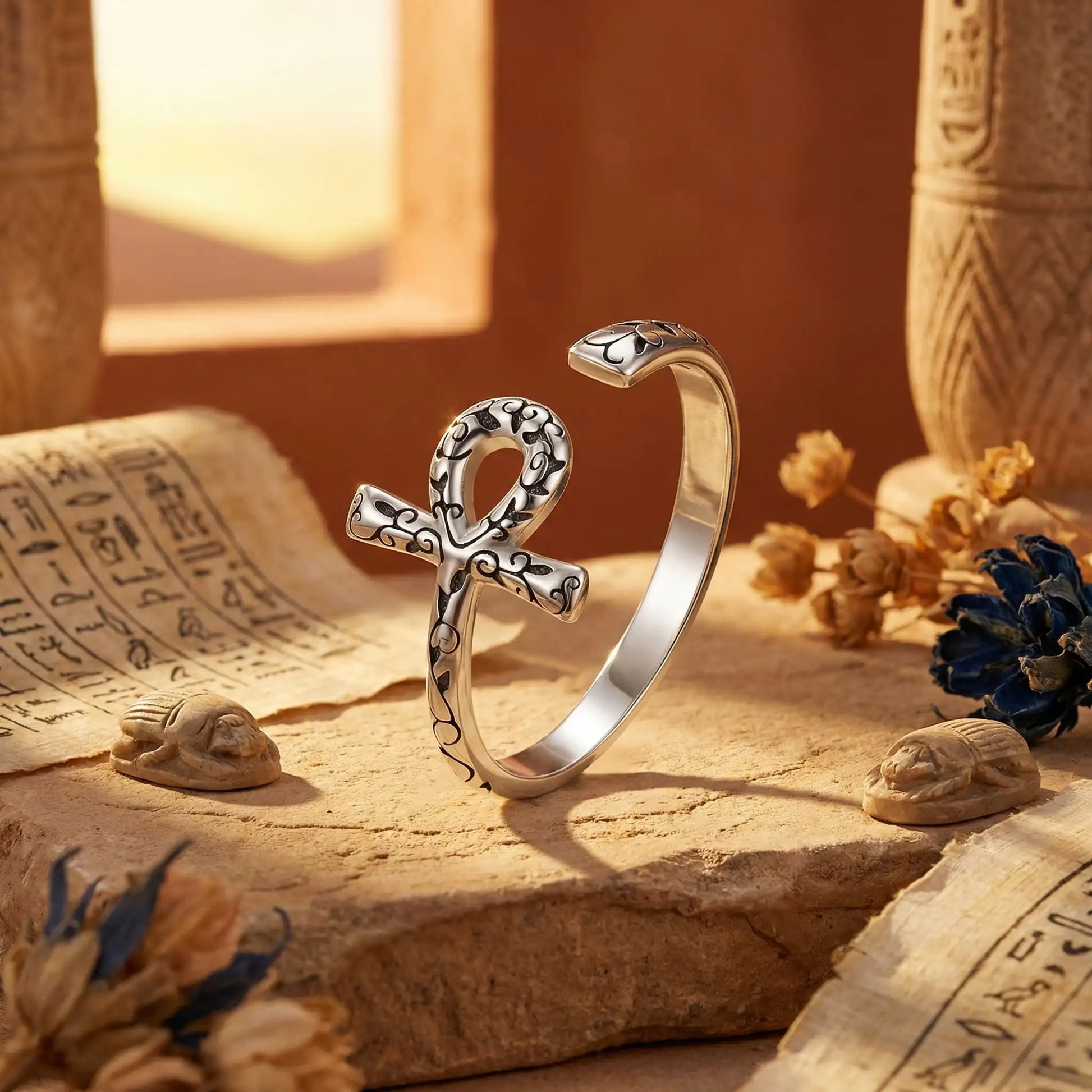 Bague spirituelle croix d' Ankh argent finition vintage symbole sacré
