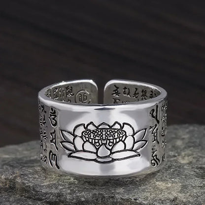 Bague yoga ajustable argentée avec gravure fleur de lotus noire