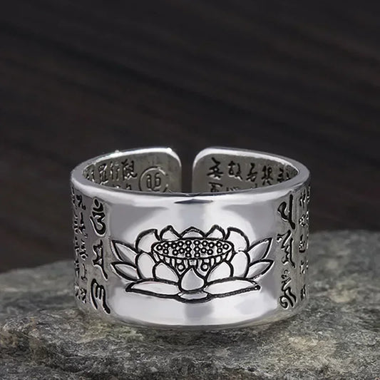 Bague yoga ajustable argentée avec gravure fleur de lotus noire