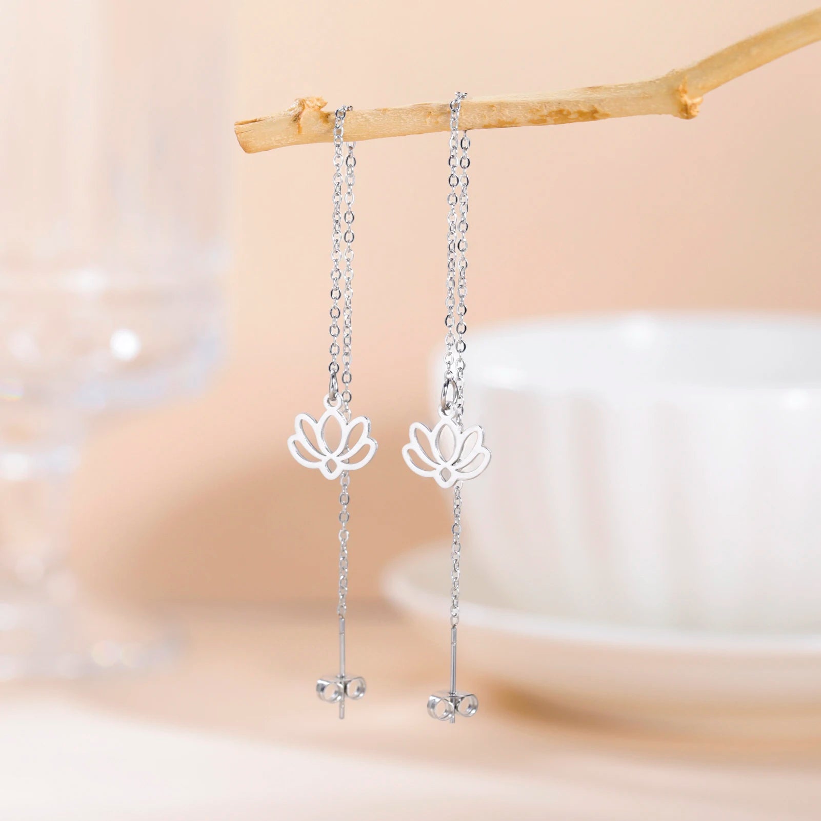 Boucles d'oreilles pendantes femme acier inoxydable argenté fleur de lotus 