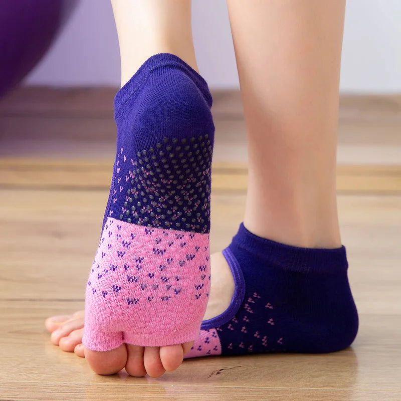 Chaussette pour yoga semelle antidérapante vue dessous grip violet rose