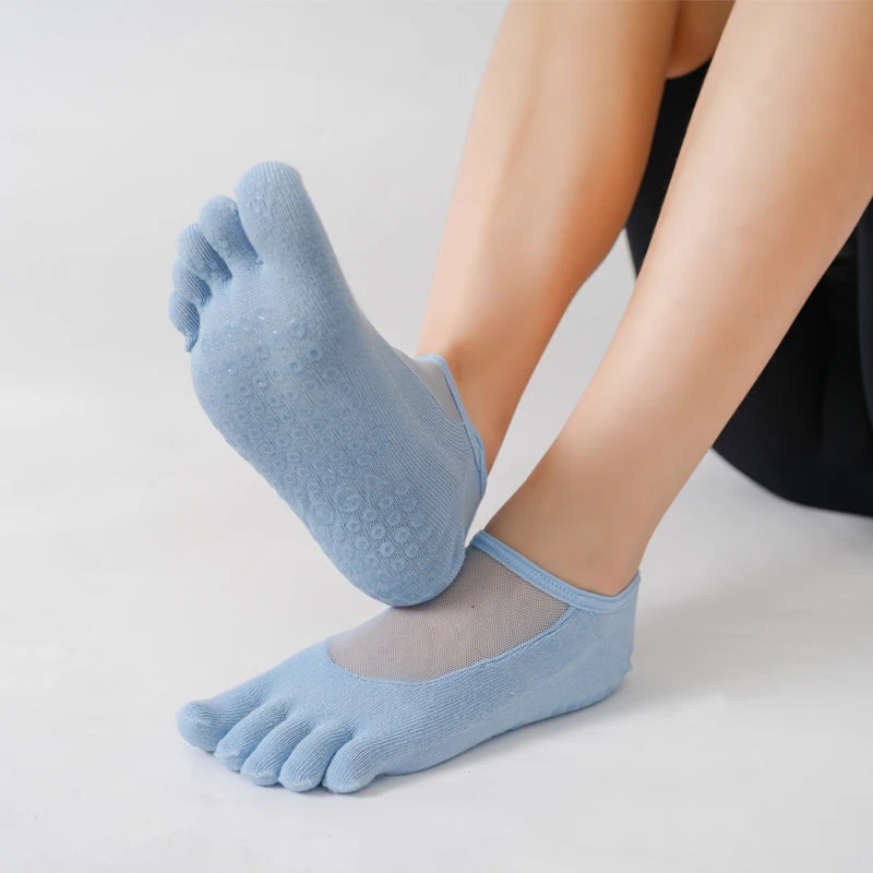 Chaussettes de yoga femme bleu ciel orteils séparés semelle silicone