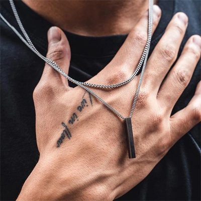 collier homme acier inoxydable argenté chaine + pendentif rectangle vertical design intemporel