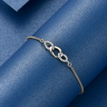 Bracelet femme tendance argent plaqué or blanc serti de 24 moissanites