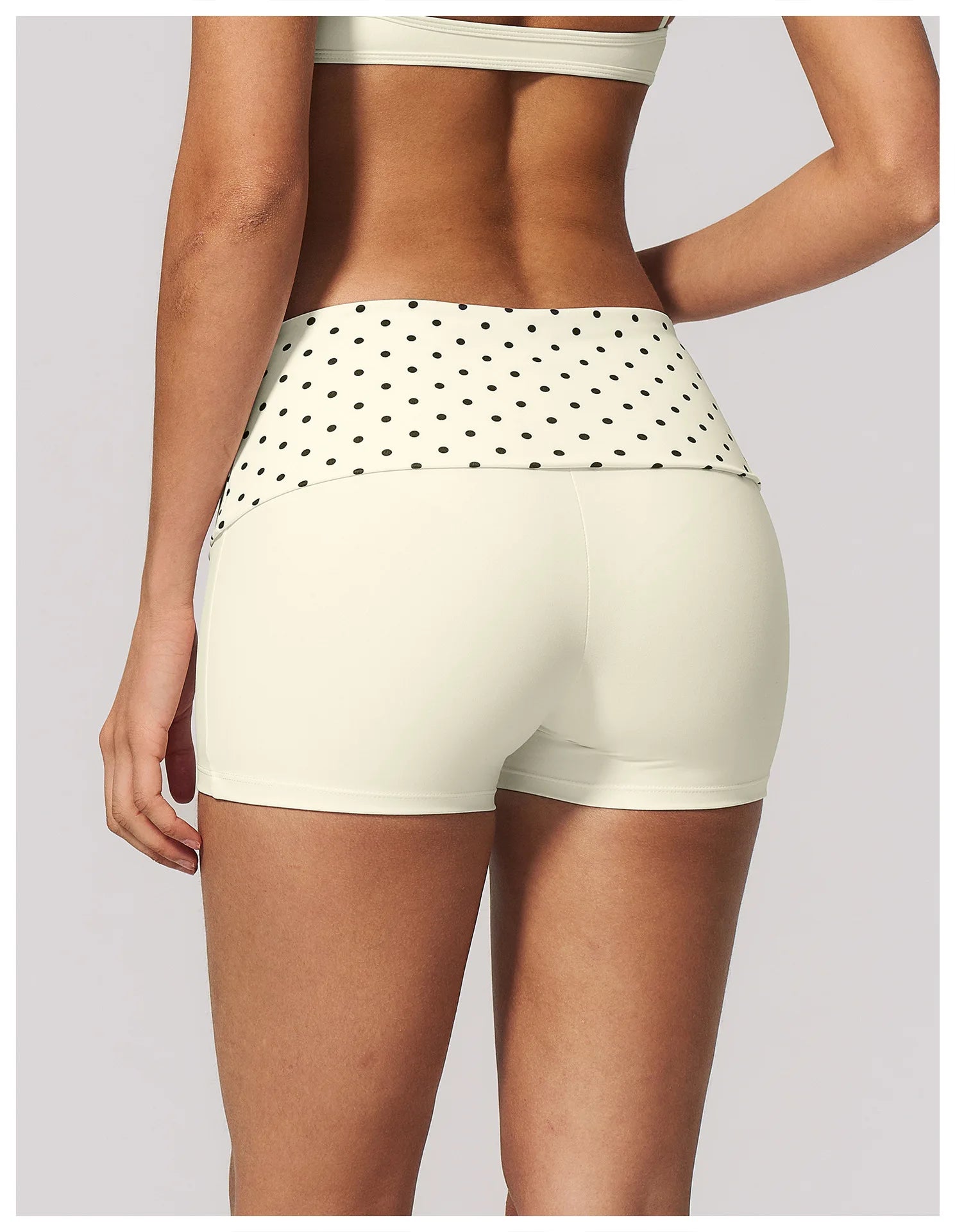 Short yoga push-up gainant effet sculptant