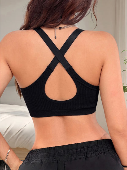 Soutien gorge bretelles croisées dos – vue de dos sur femme