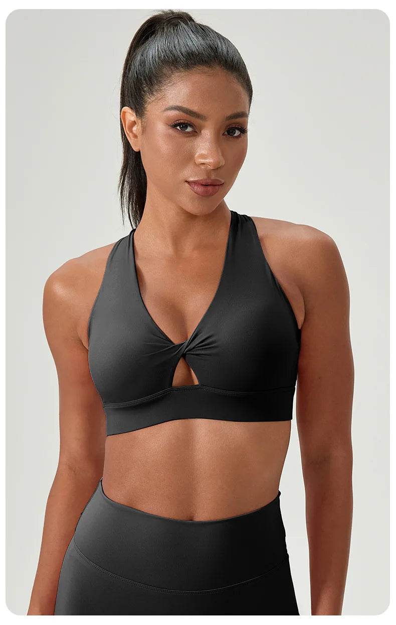 Soutien gorge bretelles croisées noir – vue face femme – yoga zen