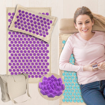 Tapis fleurs de lotus acupression violet – femme souriante relaxation