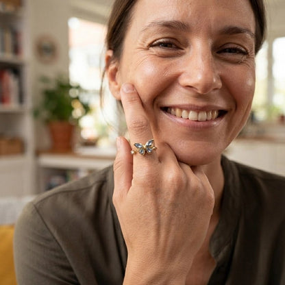 Bague anti stress femme souriante