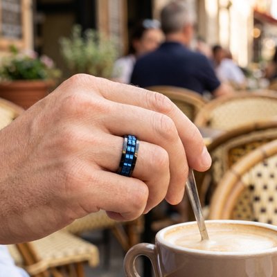 Bague anti stress tournante homme acier inoxydable finition noire et bleue