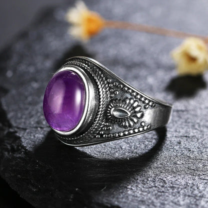 Bague homme améthyste vue de profil- design punk contemporain en argent sterling S925