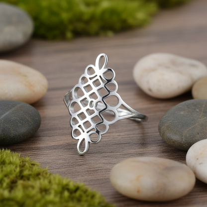 Bague spirituelle géométrique argentée acier inoxydable fond zen