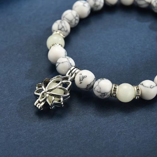 bracelet perles banches lotus argent