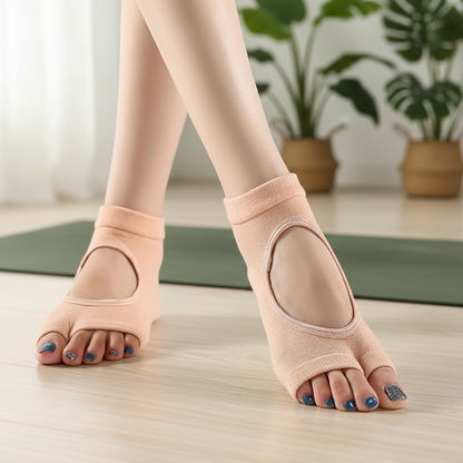 Chaussettes yoga beige orteils séparés open toe - studio zen parquet bois et plantes