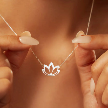 collier acier inoxydable pendentif fleur de lotus chaine fine dorée