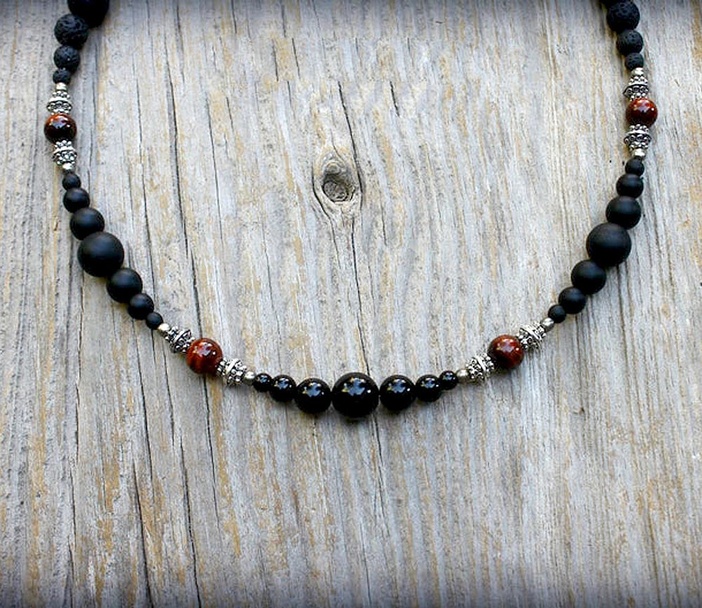 collier homme perle pierres naturelles  énergétiques oeil de tigre vertus protectrice  onyx pierre de lave pierre d'ancrage alliage de zinc 