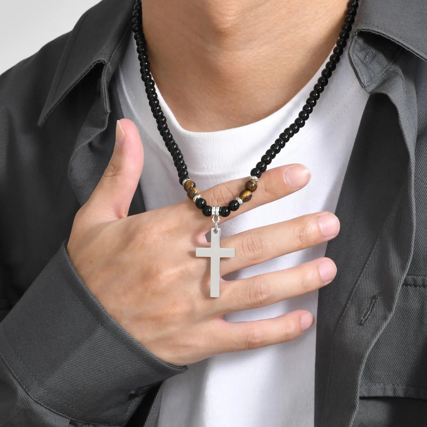 collier de perles oeil de tigre et noires pendentif croix en acier inoxydable