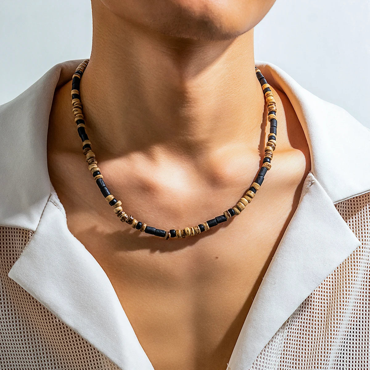 Coller perle en bois homme, ras de cou porté