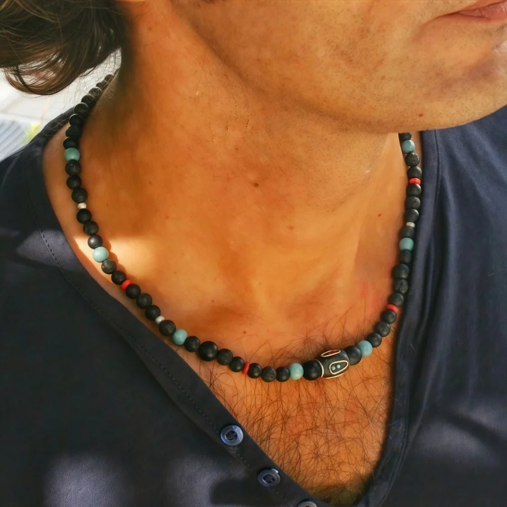 collier perle homme pierre naturelle de lave noire bleu rouge design bohème