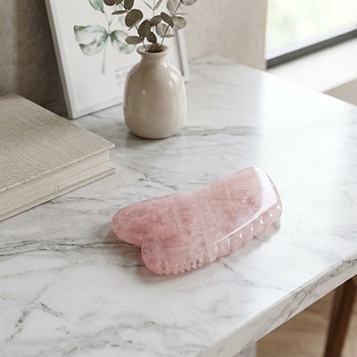 Gua sha ergonomique quartz rose pierre naturelle