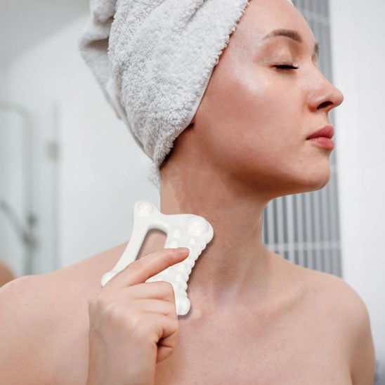 gua sha femme cou effet lissant