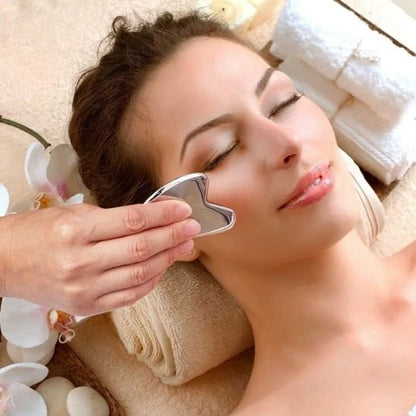 gua sha massage visage femme