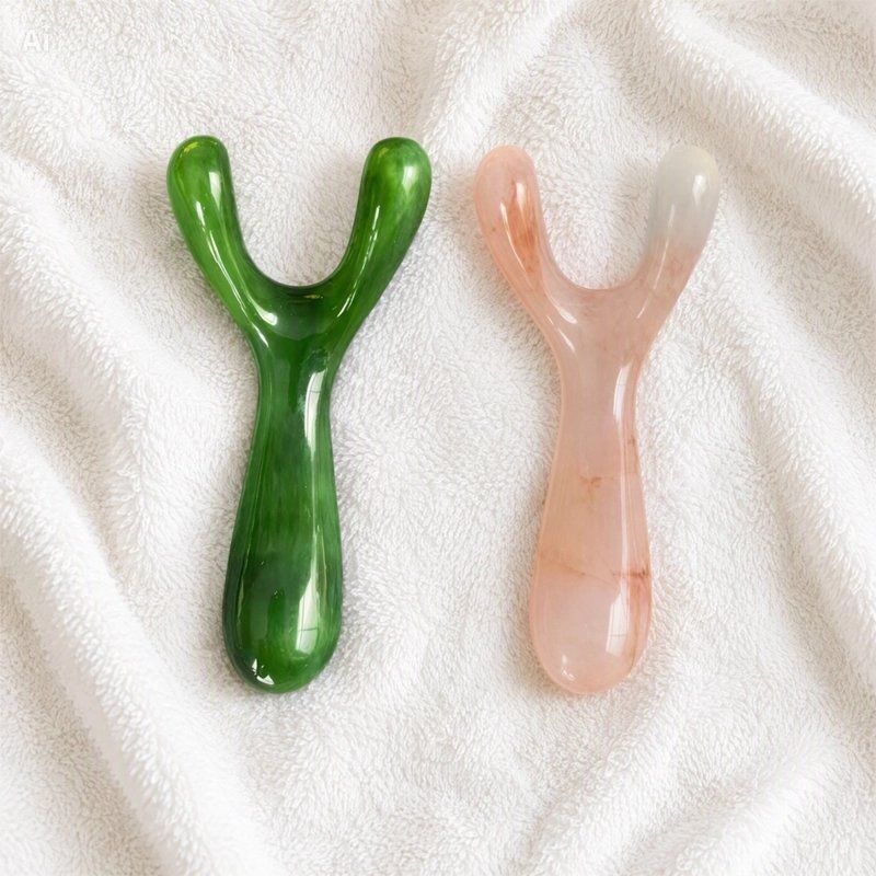 Gua sha résine verte ou résine rose forme ergonomique en Y