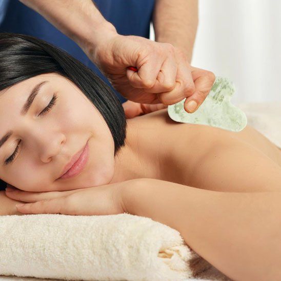 gua sha soin des épaules effet relaxant