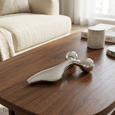 Gua sha visage métallique design ergonomique