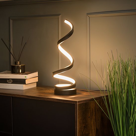 Lampe de table spirale sur buffet