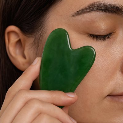 Pierre de gua sha jade soin liftant visage