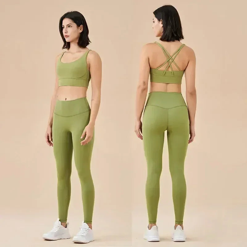 tenue de yoga femme sport gym fitness brassière bretelles croisées legging moulant