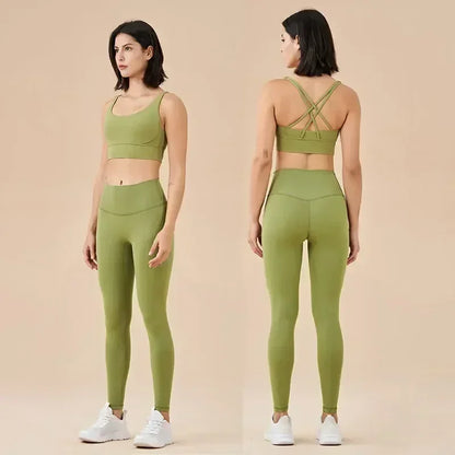 tenue de yoga femme sport gym fitness brassière bretelles croisées legging moulant