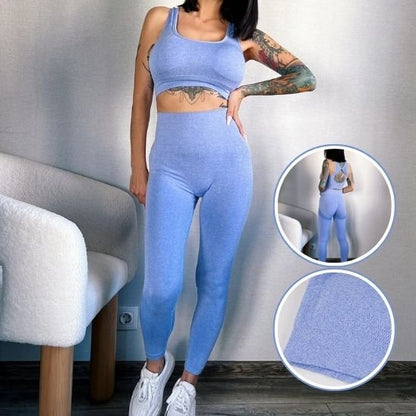 Tenue yoga brassière legging long bleu extensible porté par une femme